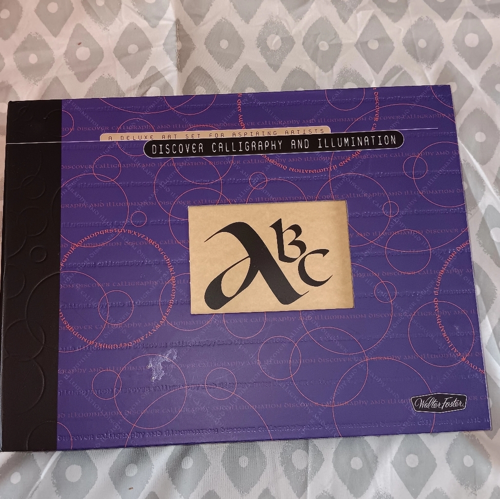 Art Set Walter Foster Calligraphy and Illumination Kit  New Without Tag. 3/25